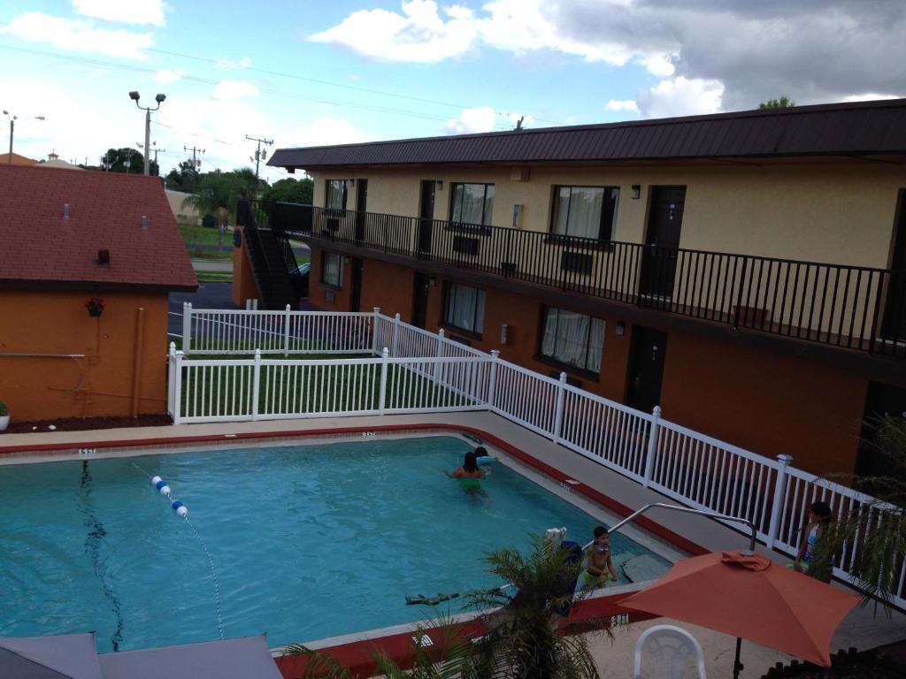 Americas Best Value Inn North Port Εξωτερικό φωτογραφία
