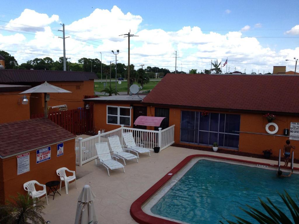 Americas Best Value Inn North Port Εξωτερικό φωτογραφία